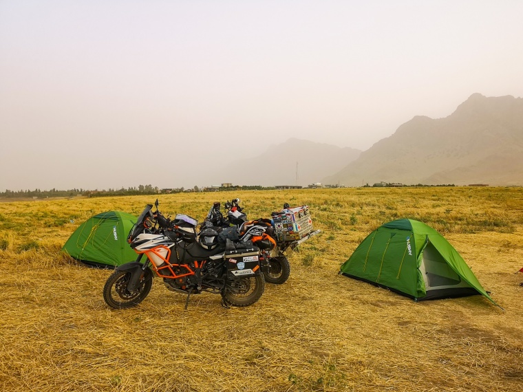Moto cestou necestou testuje Husky výbavu