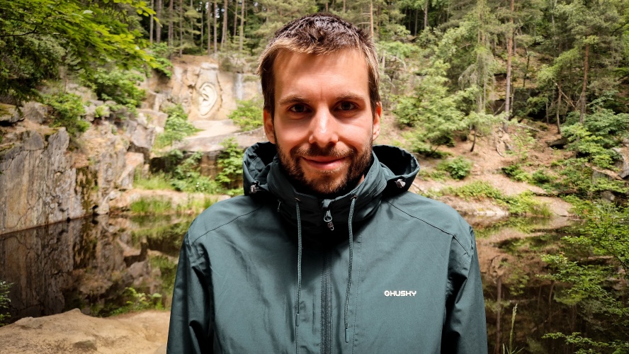 Marek testuje: hardshell kabát NEVR na výletě pro špióny