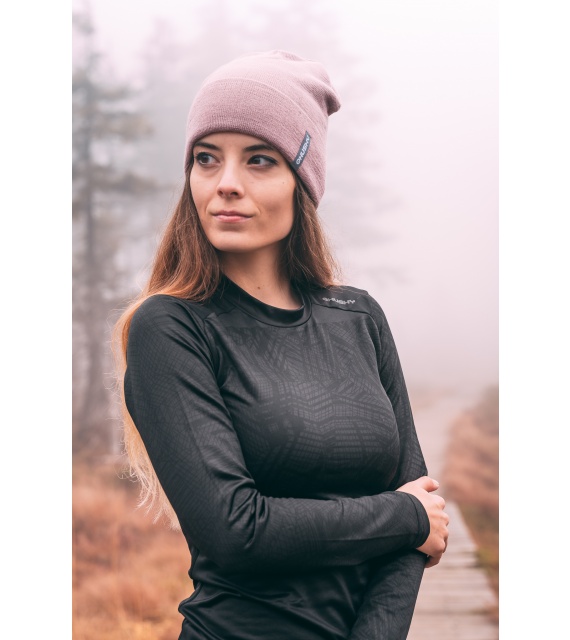 Winter t shirt store with cap