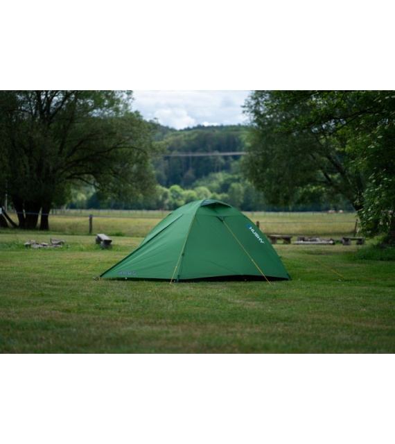 Lightweight backpacking tent for 3 people - Beast 3 - green